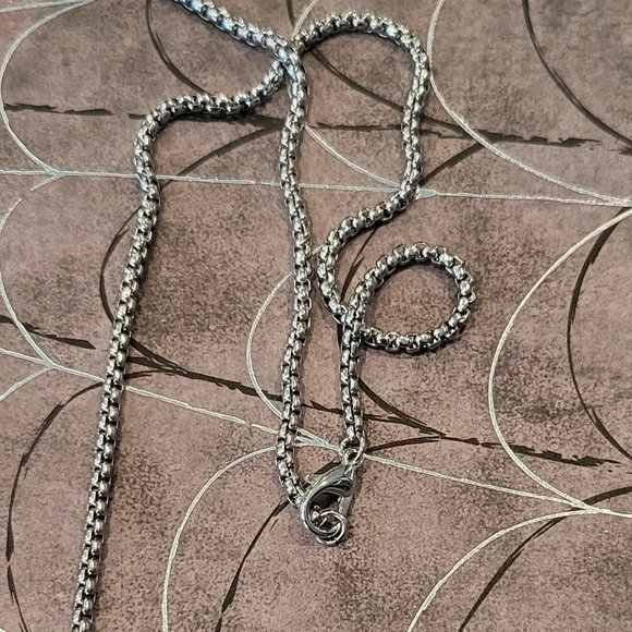 Tarot Card Necklace - Picture 2 of 2